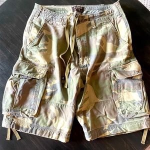 MEN’S ABERCROMBIE & FITCH OLIVE GREEN CAMO CARGO SHORTS WAIST 34